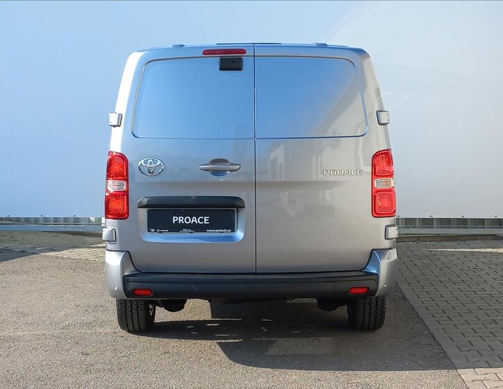 Toyota ProAce 6