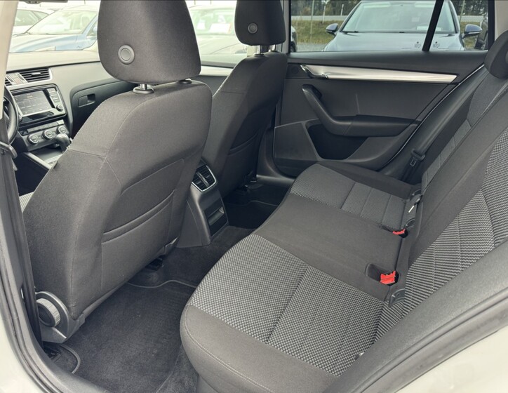 Škoda Octavia 14