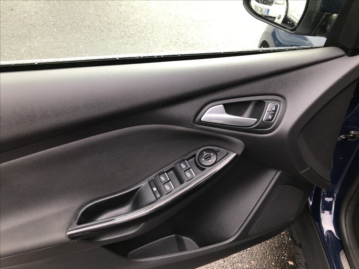 Ford Focus Hatchback 999,0 92 kw