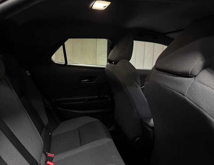 Toyota C-HR SUV 1,8 l 72 kw