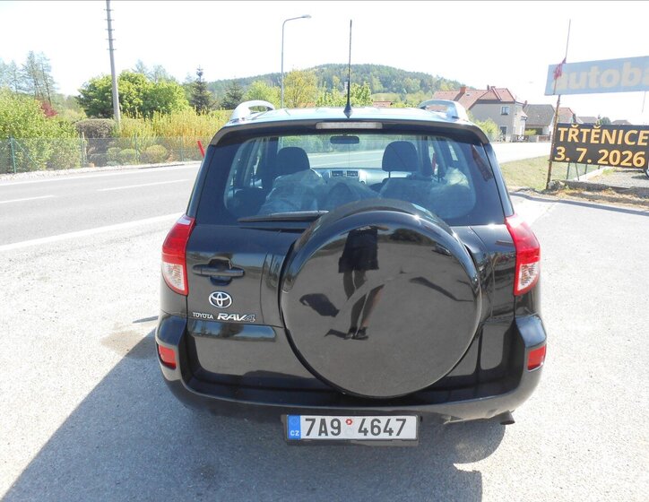 Toyota RAV4 Kombi 2,0 l 112 kw