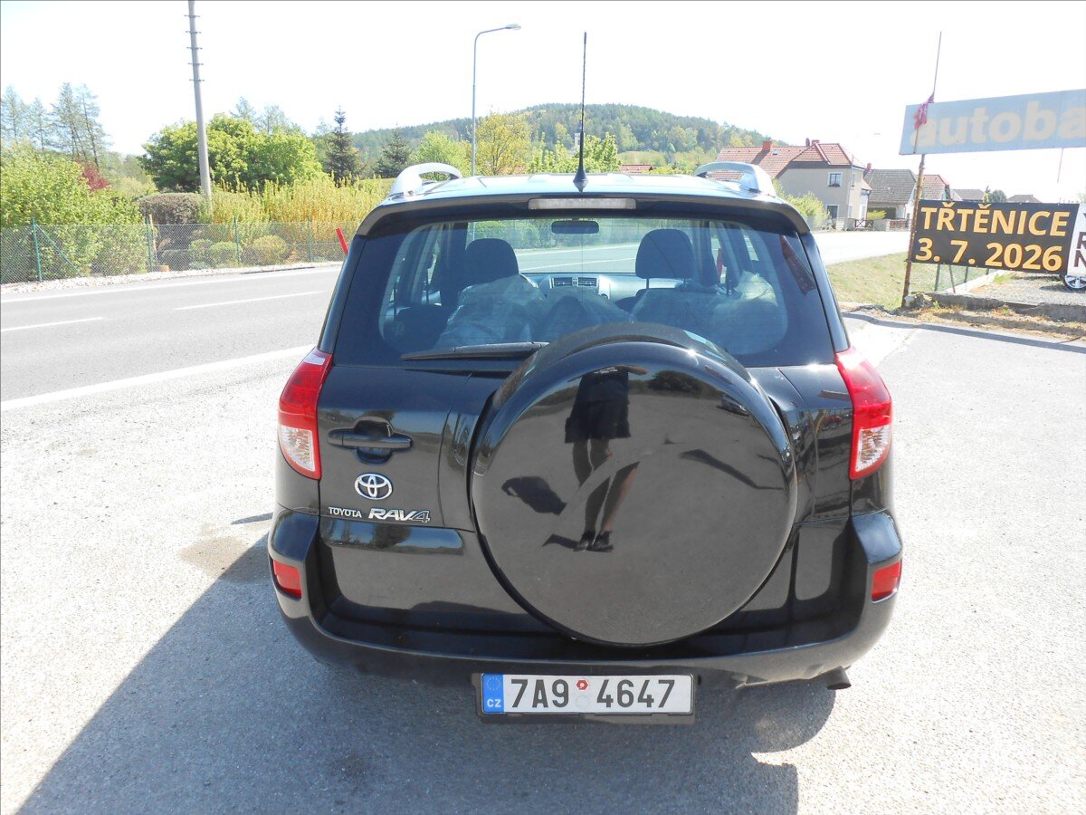 Toyota RAV4 Kombi 2,0 l 112 kw