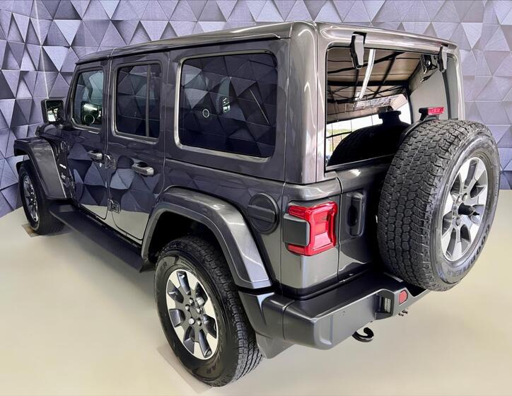 Jeep Wrangler 5