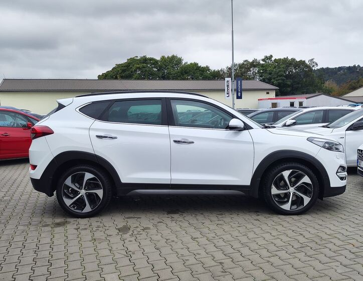 Hyundai Tucson 4