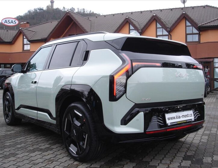 KIA EV3 SUV / Terénní 0,0 150 kw