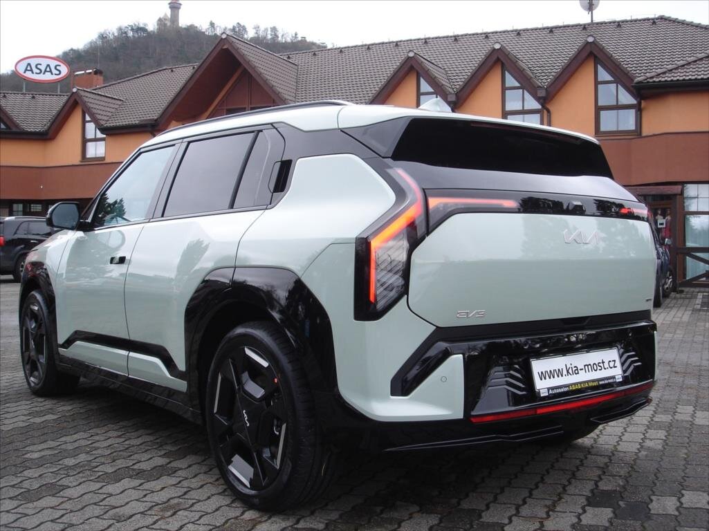 KIA EV3 SUV / Terénní 0,0 150 kw