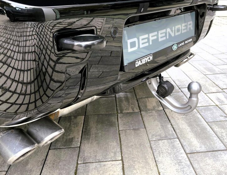 Land Rover Defender 8