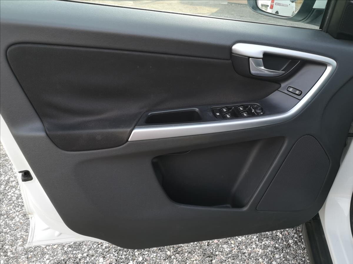 Volvo XC60 Kombi 2,4 l 136 kw