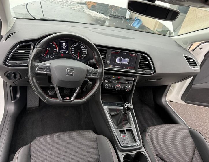 Seat Leon Hatchback 1,5 l 96 kw