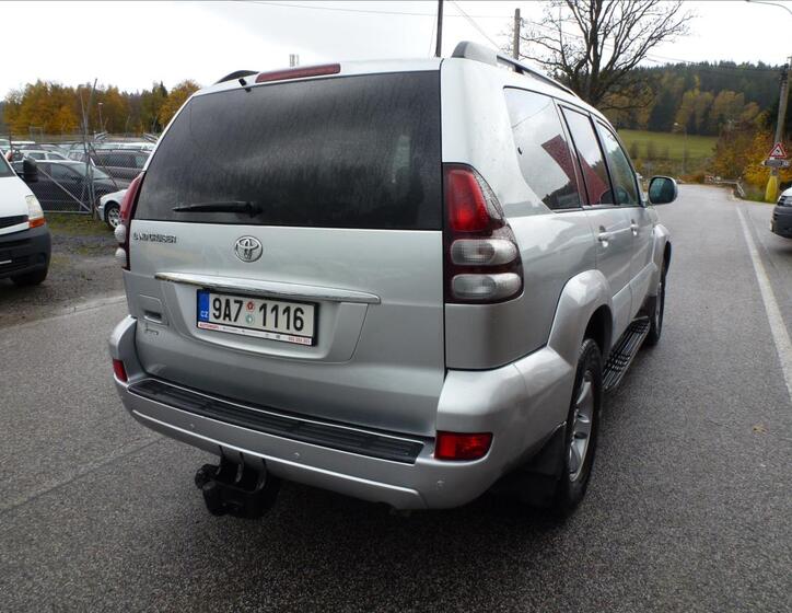 Toyota Land Cruiser 11