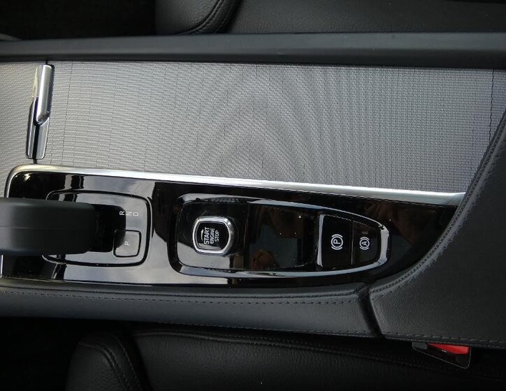 Volvo XC90 SUV / Terénní 2,0 l 173 kw