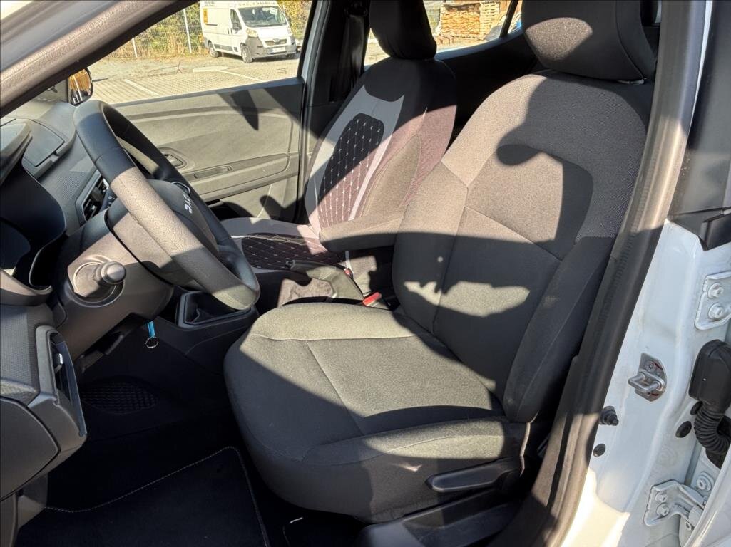 Dacia Sandero Hatchback 999,0 49 kw