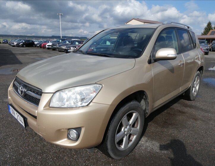 Toyota RAV4 SUV / Terénní 2,2 l 110 kw