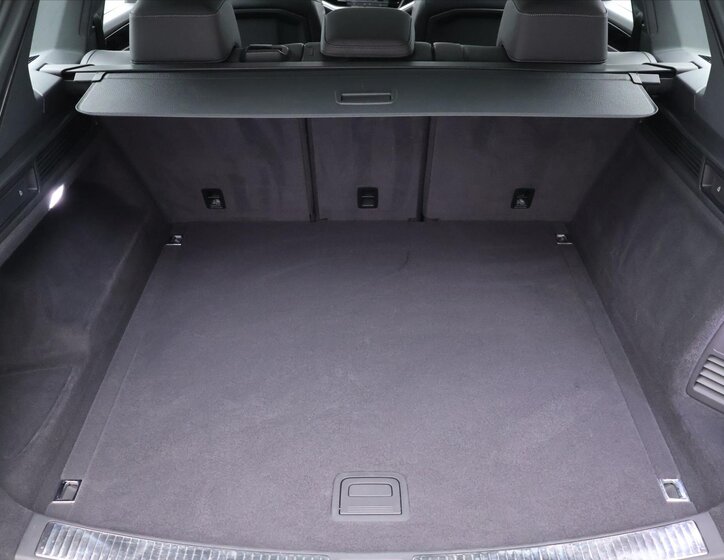 Volkswagen Touareg 53