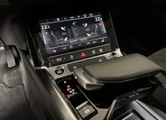 Audi e-tron SUV / Terénní 0,0 300 kw