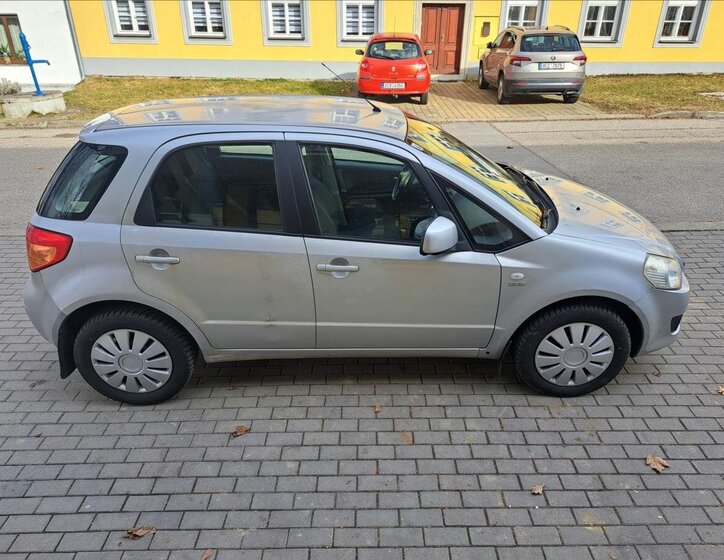 Suzuki SX4 Hatchback 1,9 l 88 kw