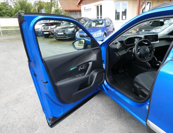 Peugeot 2008 SUV 1,2 l 96 kw