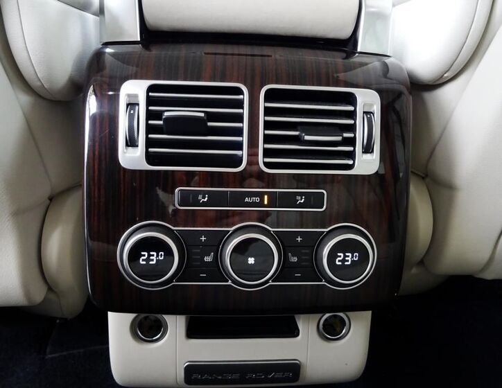 Land Rover Range Rover SUV 4,4 l 250 kw