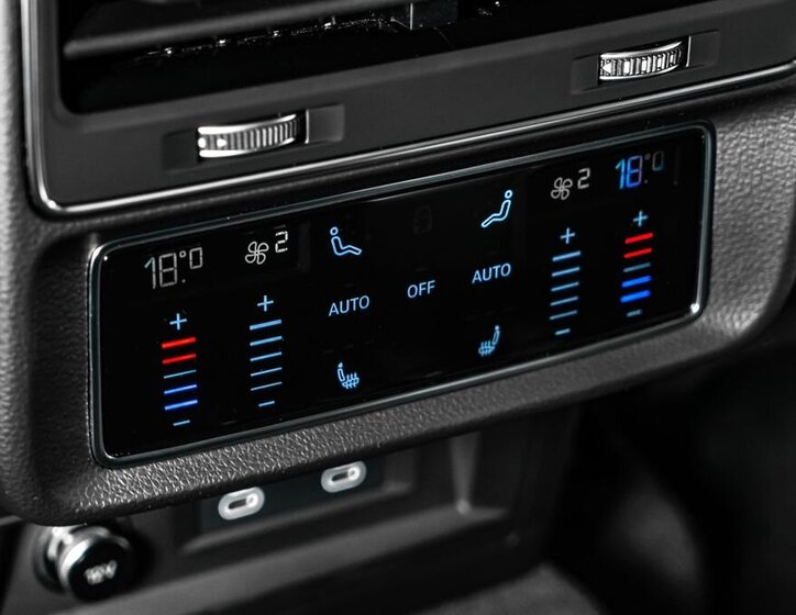 Audi Q8 SUV / Terénní 3,0 l 210 kw