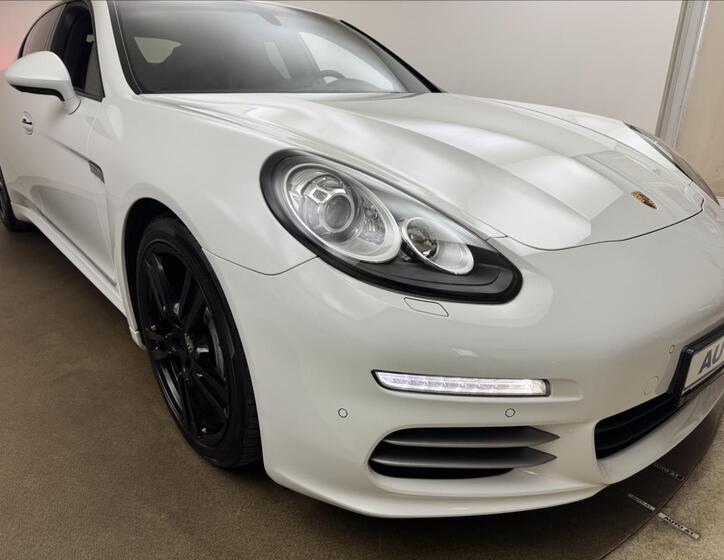Porsche Panamera 47