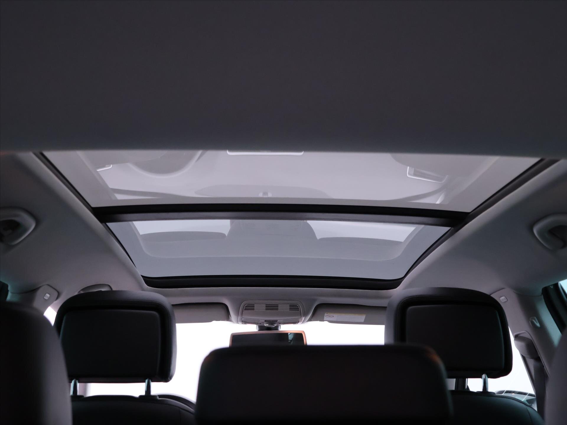 Volkswagen Passat Kombi 1,6 l 77 kw