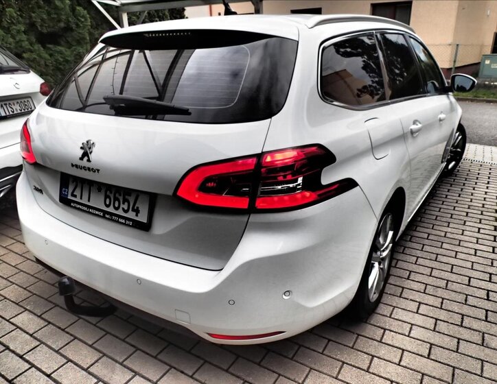 Peugeot 308 4