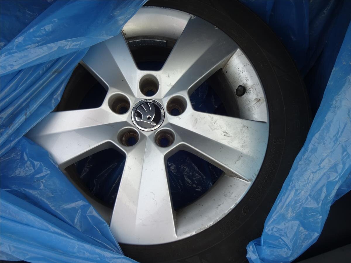 Škoda Rapid Sedan / Limuzína 1,2 l 66 kw