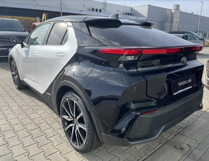 Toyota C-HR 2