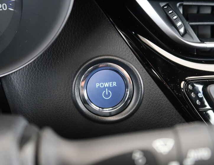 Toyota C-HR SUV 1,8 l 72 kw