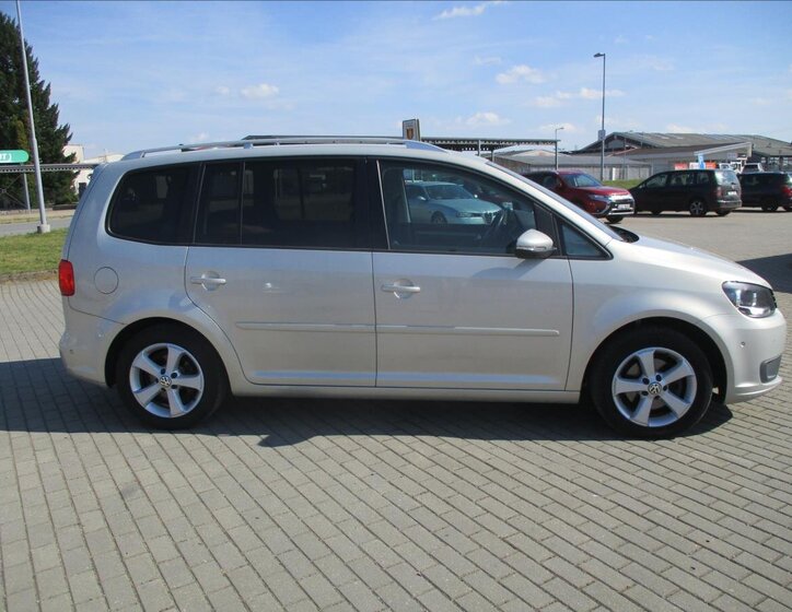 Volkswagen Touran Kombi 1,2 l 77 kw