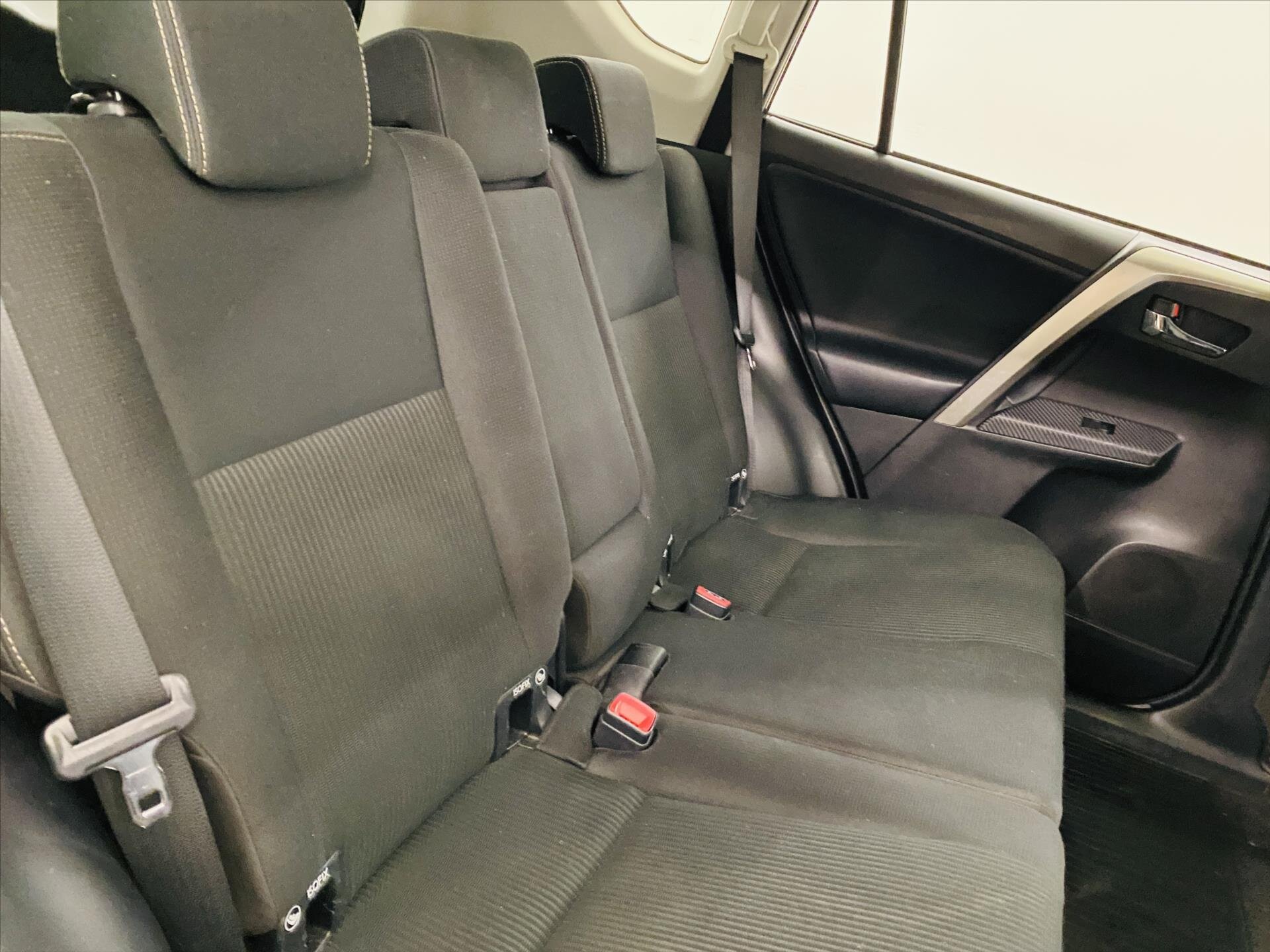 Toyota RAV4 SUV / Terénní 2,0 l 112 kw