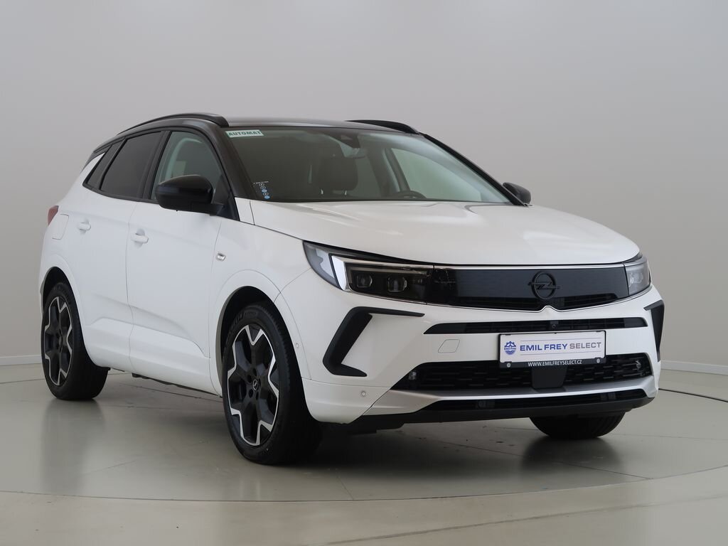 Opel Grandland SUV / Terénní 1,6 l 147 kw