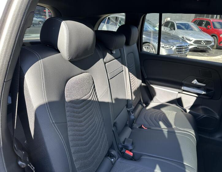 Mercedes-Benz EQB 16