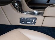 Aston Martin Rapide 8