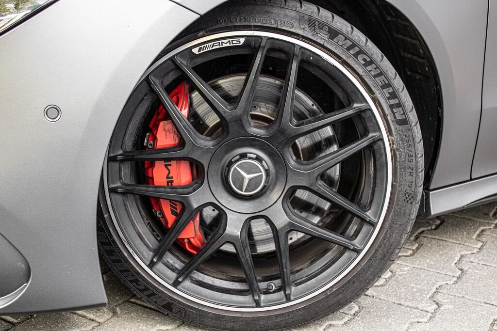 Mercedes-Benz CLA Kombi 2,0 l 321 kw