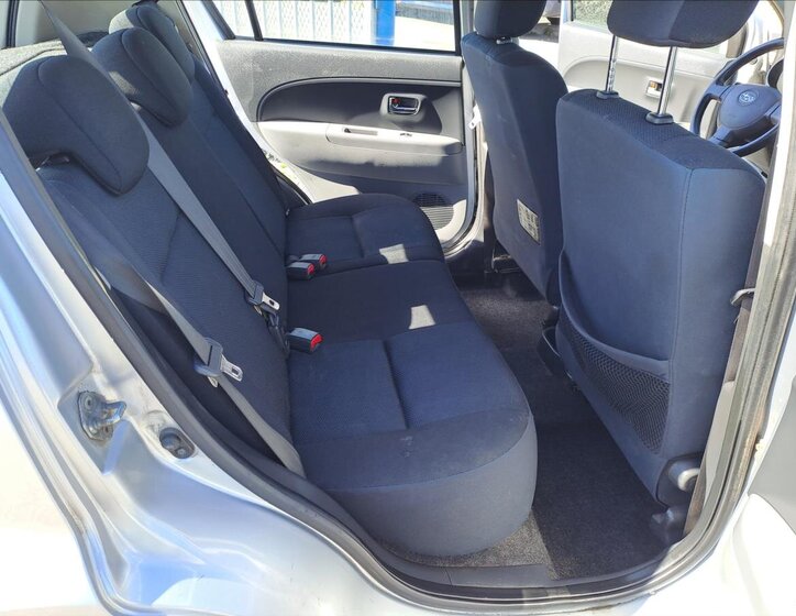 Subaru Justy Hatchback 998,0 51 kw