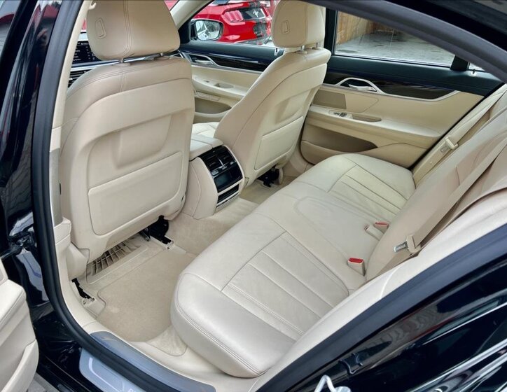 BMW Řada 7 Ostatní 3,0 l 210 kw