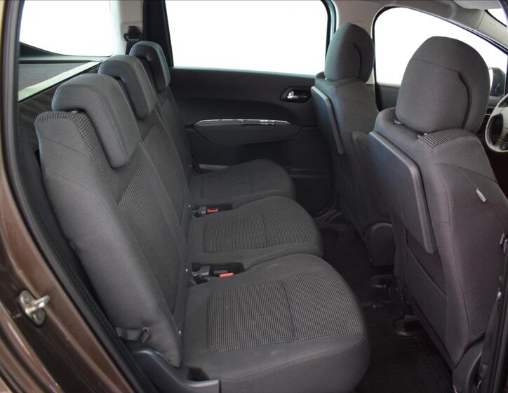 Peugeot 5008 MPV 1,6 l 88 kw