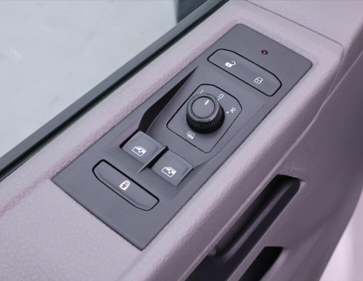 Volkswagen Transporter Kombi 2,0 l 110 kw