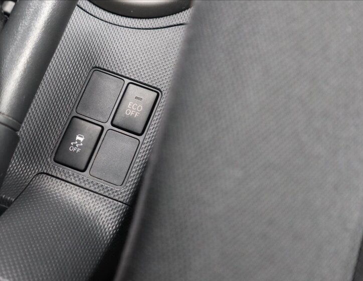 Toyota Urban Cruiser Hatchback 1,3 l 74 kw