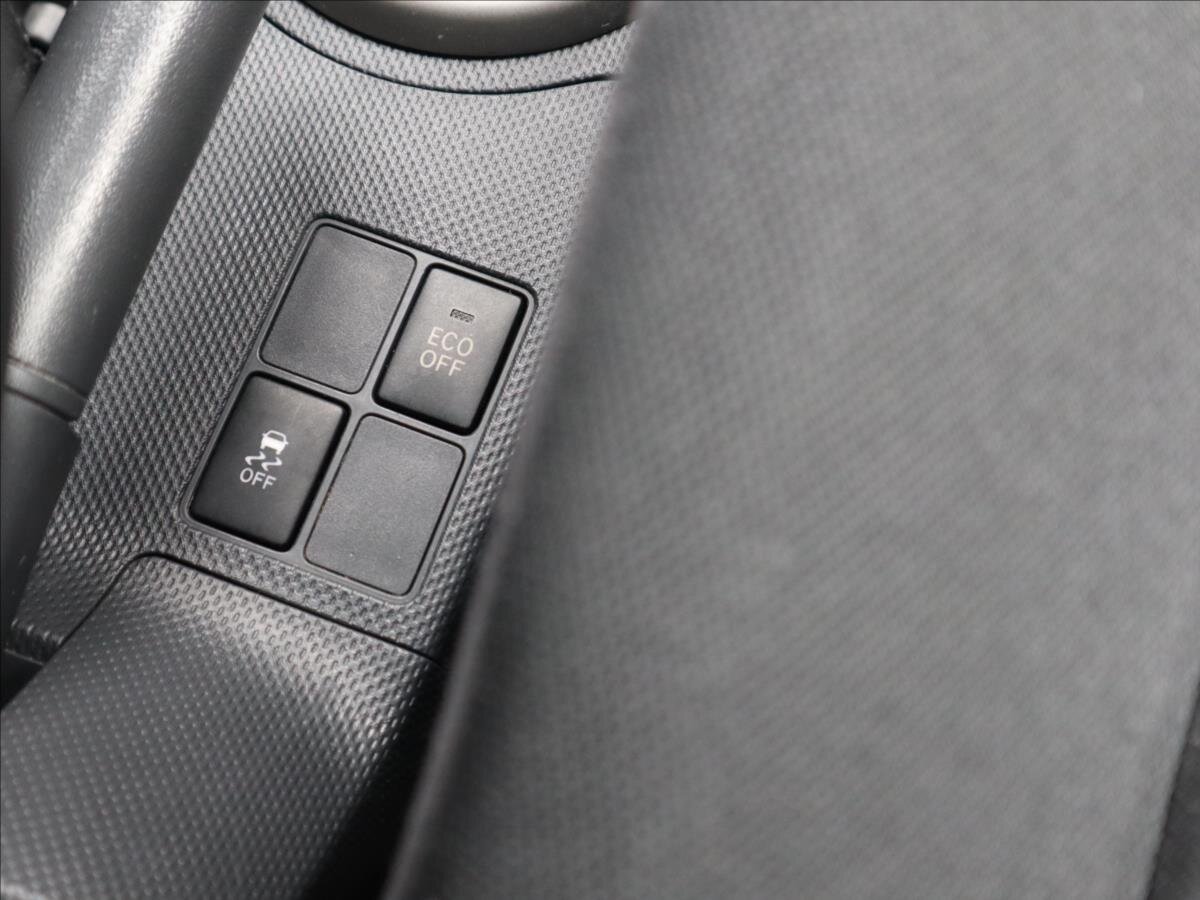 Toyota Urban Cruiser Hatchback 1,3 l 74 kw