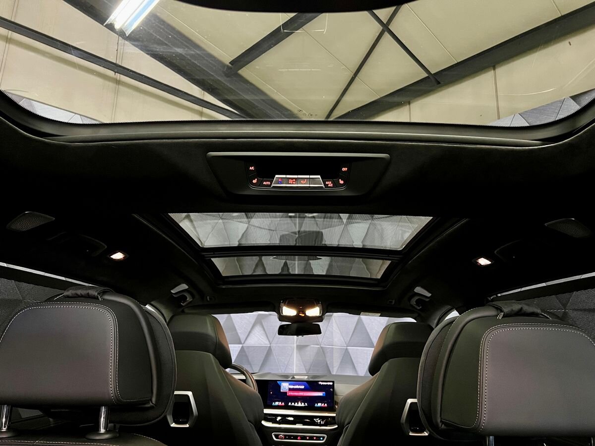 BMW X7 SUV / Terénní 4,4 l 390 kw