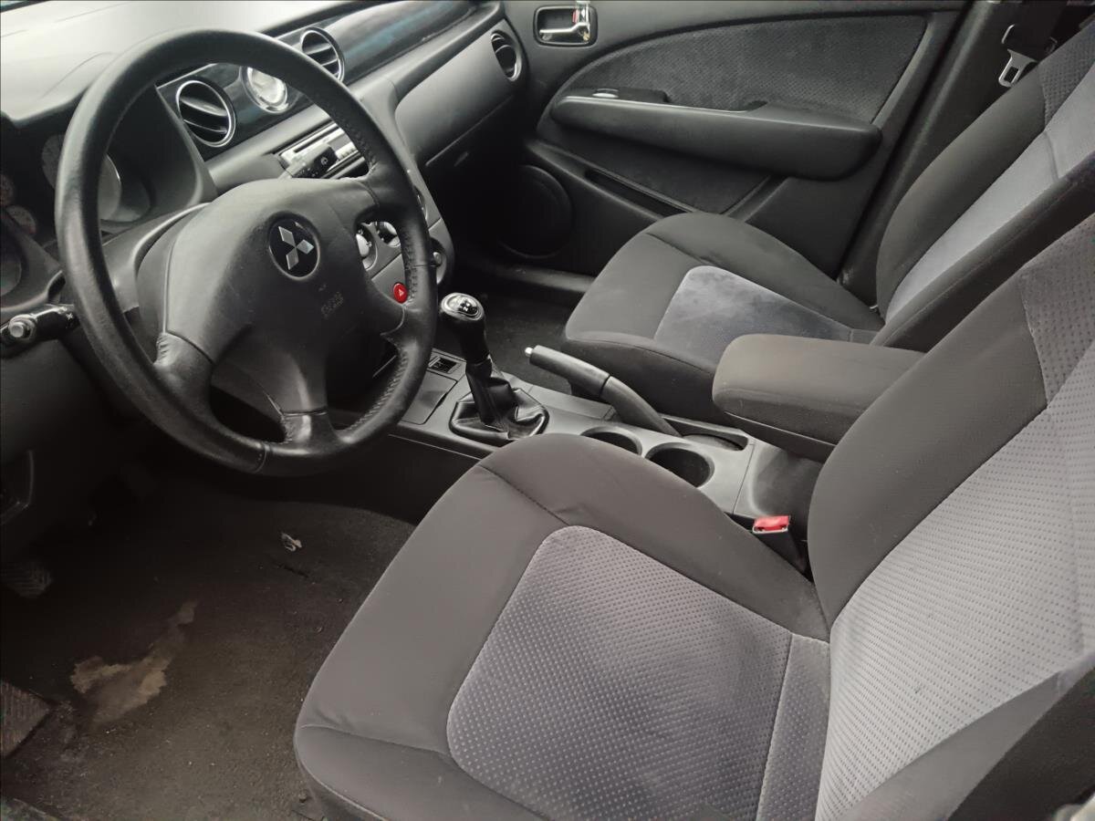 Mitsubishi Outlander Kombi 2,0 l 100 kw