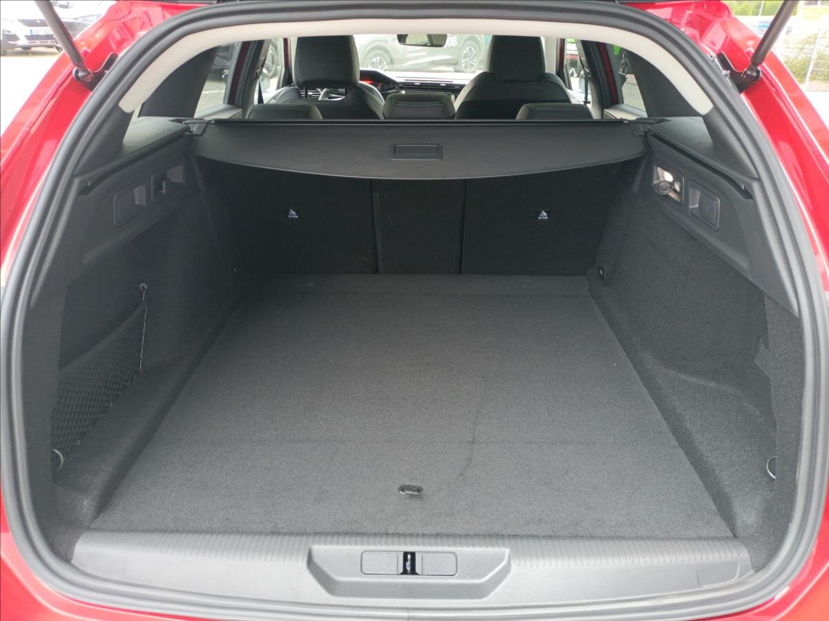 Peugeot 308 Kombi 1,5 l 96 kw