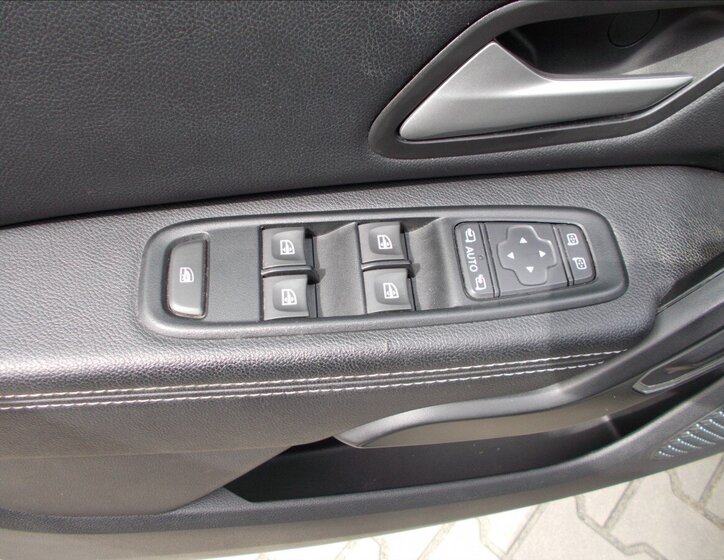 Dacia Duster SUV / Terénní 1,3 l 96 kw