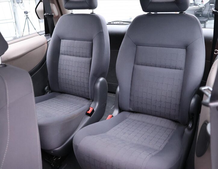 Volkswagen Sharan 16