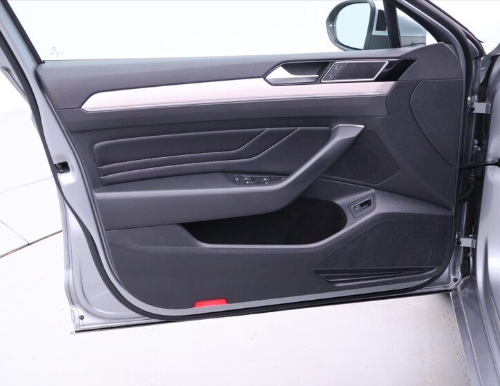 Volkswagen Passat Kombi 2,0 l 140 kw