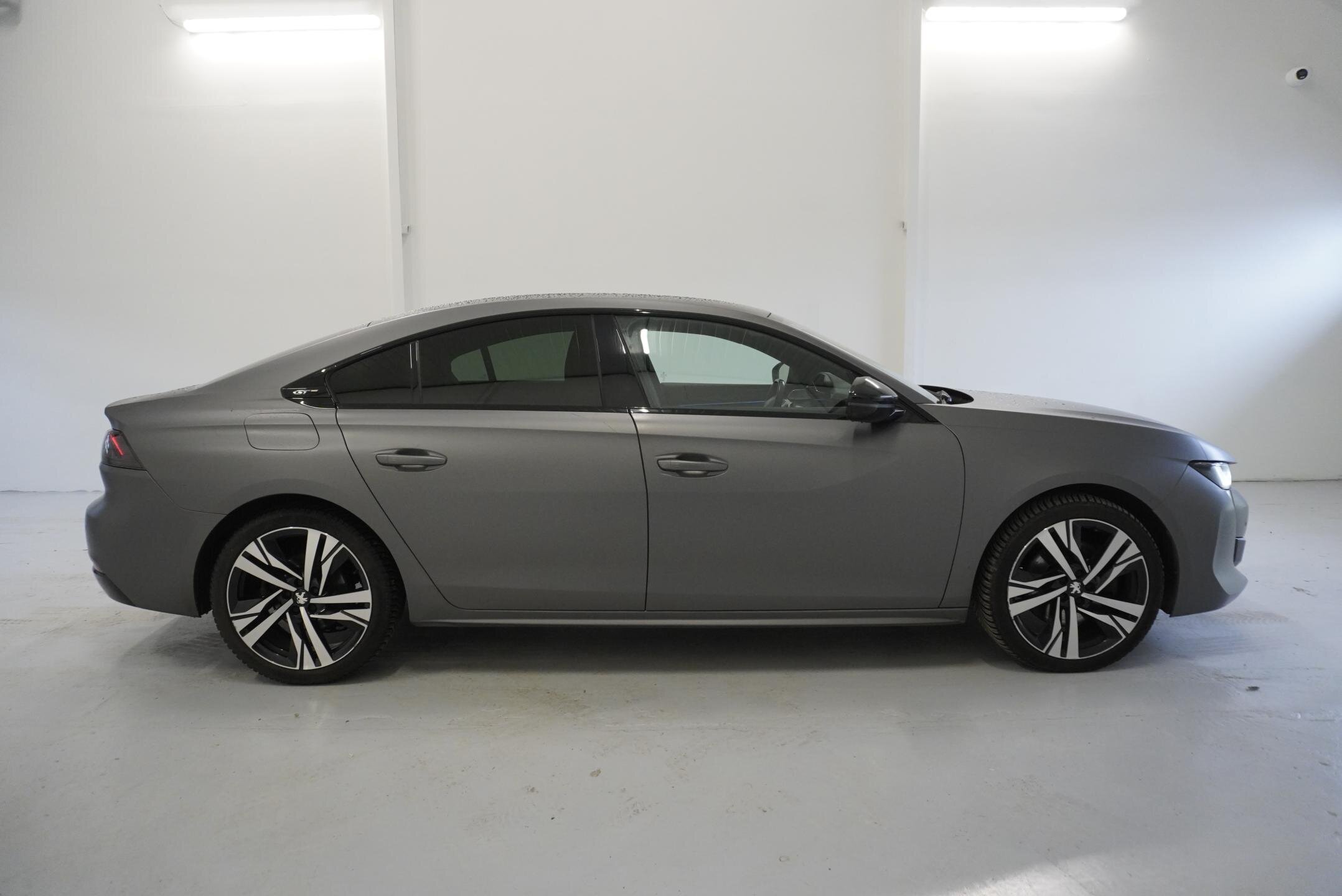 Peugeot 508 Liftback 1,6 l 165 kw