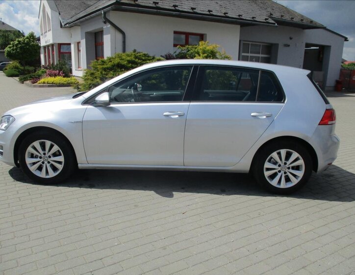 Volkswagen Golf Hatchback 1,4 l 81 kw