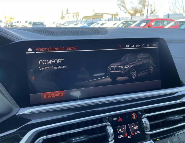 BMW X7 SUV / Terénní 3,0 l 195 kw